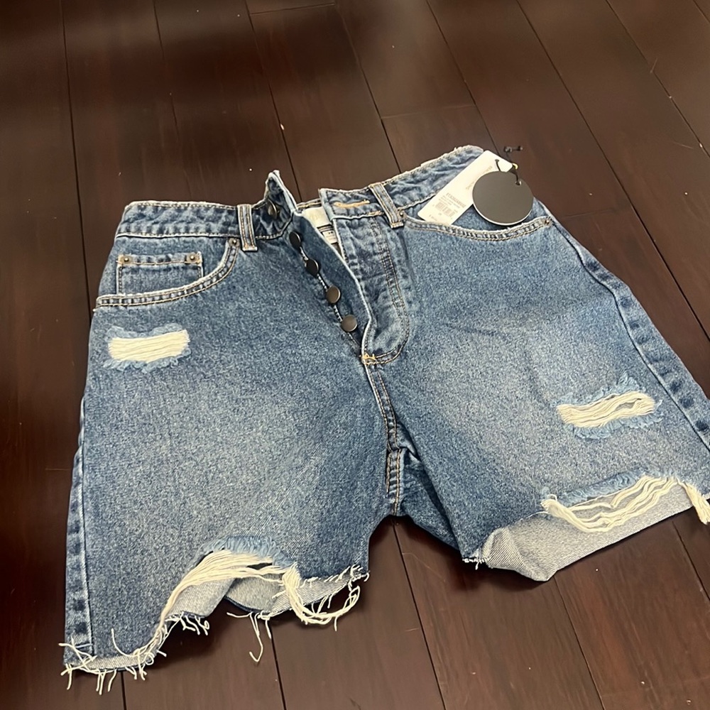 NWT Jean shorts size 26
